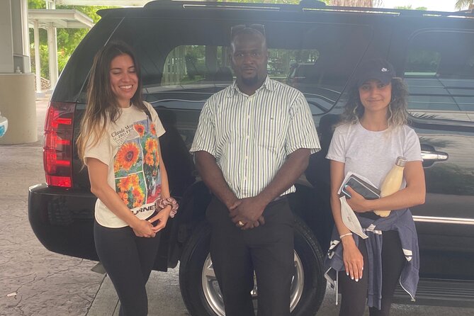Private SUV One way Airport Transfer/Grocery & Liquor stop included - Reaching your accommodation in about 30 minutes
