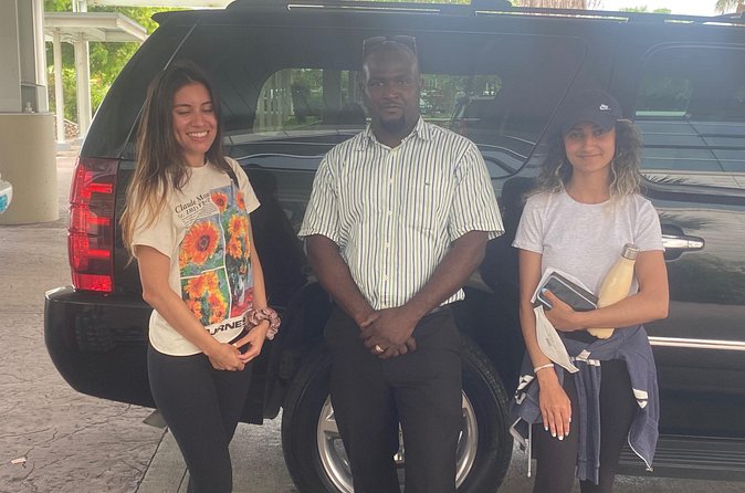 Private SUV One way Airport Transfer/Grocery & Liquor stop included - What the $200 group price really means