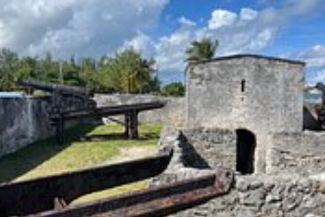 Private Transport to Airport, Hotel, Port in Nassau Bahamas - The Cable Beach route and Nassau sights along the way