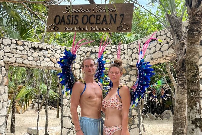 Rose Island Private Beach: Swimming with the Pigs - Lunch and drinks add real value