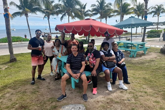 Round Island Bus Tour in Nassau - Paradise Island in a short two-hour window