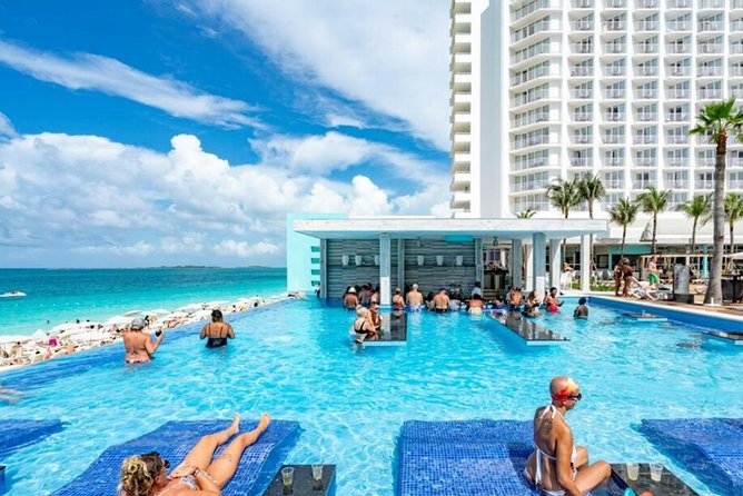 Round trip Airport (LPIA) to Atlantis, Comfort Suites, Warrick, Harbourside, RIU - Key points to know before booking
