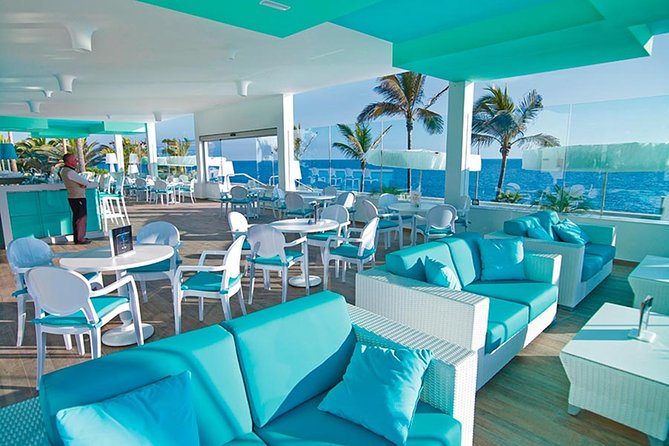 Round trip Airport (LPIA) to Atlantis, Comfort Suites, Warrick, Harbourside, RIU - What the ride is like on New Providence
