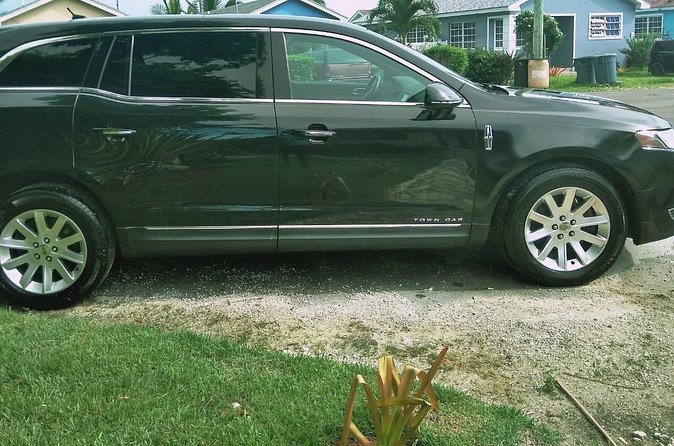 Round trip Airport Private Transfer (Nassau Limousine) - Is $160 a fair price for Nassau airport transportation?
