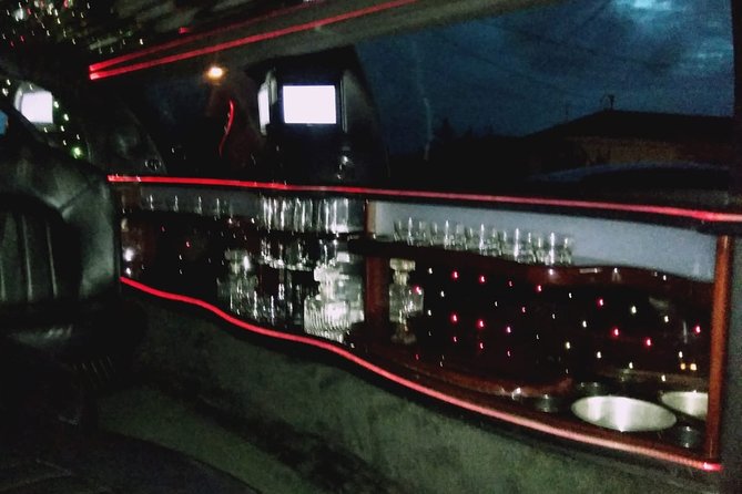 Round Trip Nassau Airport ARRIVAL (NASSAU LIMOUSINE) - Comfort, air conditioning, and what is not included