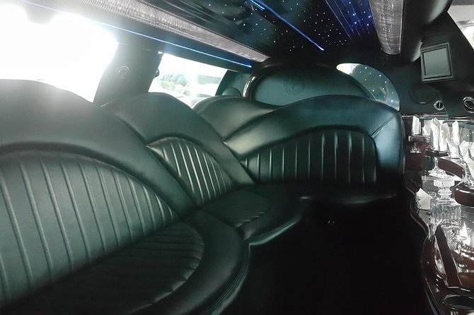 Round Trip Nassau Airport ARRIVAL (NASSAU LIMOUSINE) - How the private group size affects value
