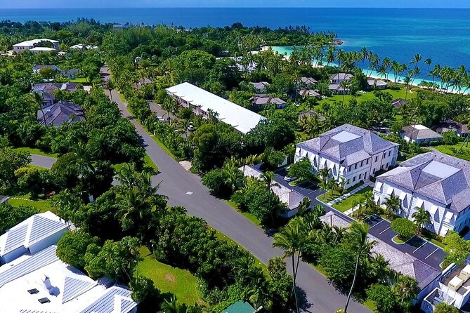 Round Trip Private Airport To Hotel Transfer in Nassau - The airport pickup detail you should take seriously