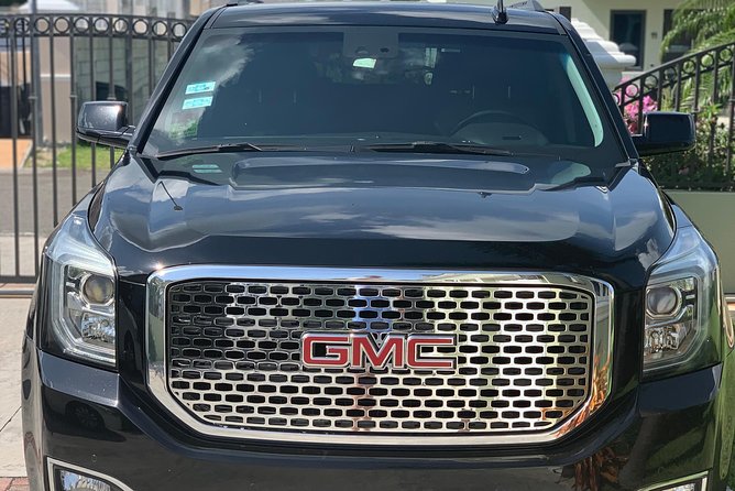 Round-Trip Private Transfer - Meeting your driver at Lynden Pindling International Airport