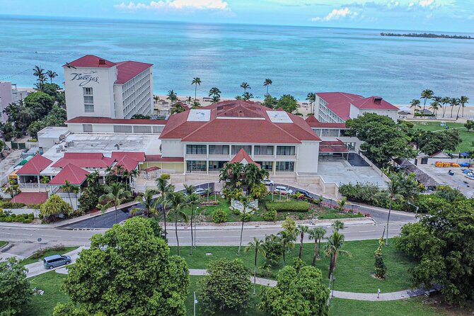 Round Trip Transportation to Cable Beach/Bahamar Resort/Breezes - Service Quality: The Driver Can Shape the Day