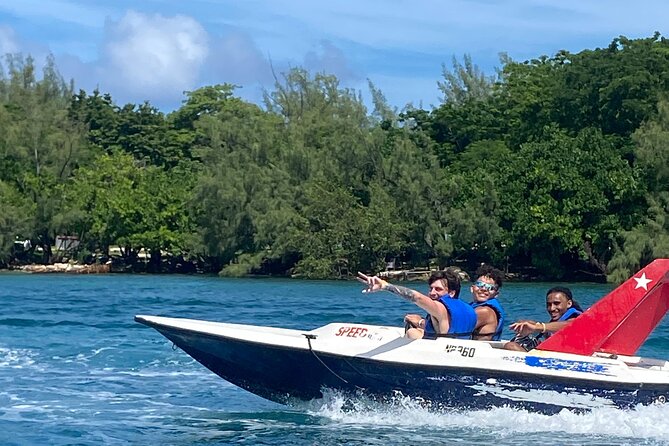 Self Drive Speedboat and Swim with the Pigs - Learning to handle your own speedboat