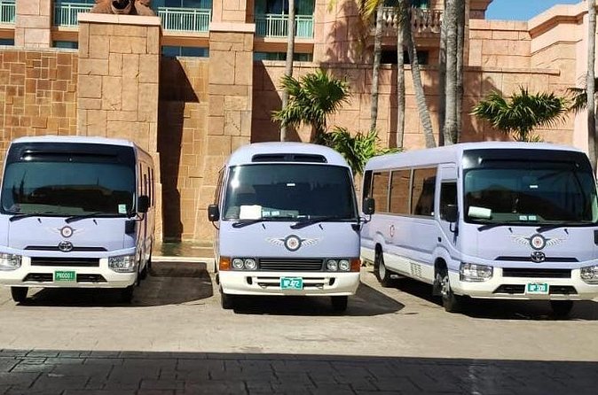 Shared Shuttle Round-Trip Airport Transportation - Shared transport means accepting a little uncertainty