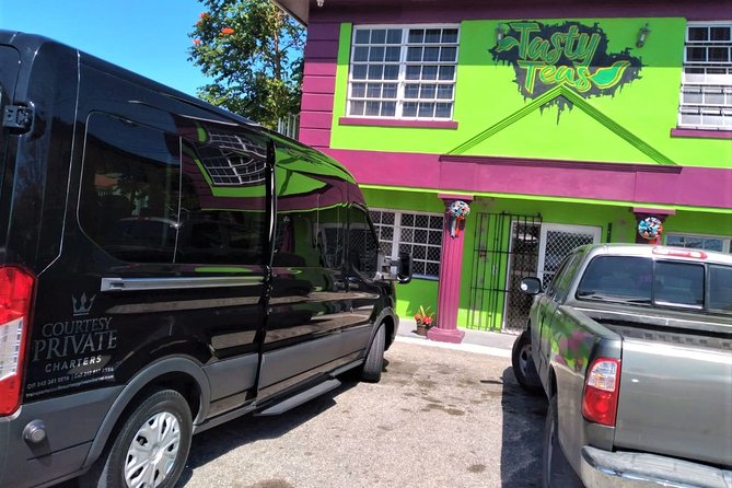 Small Group/ Family Private Roundtrip Airport Shuttle - What the 4.6 Rating Means in Practice