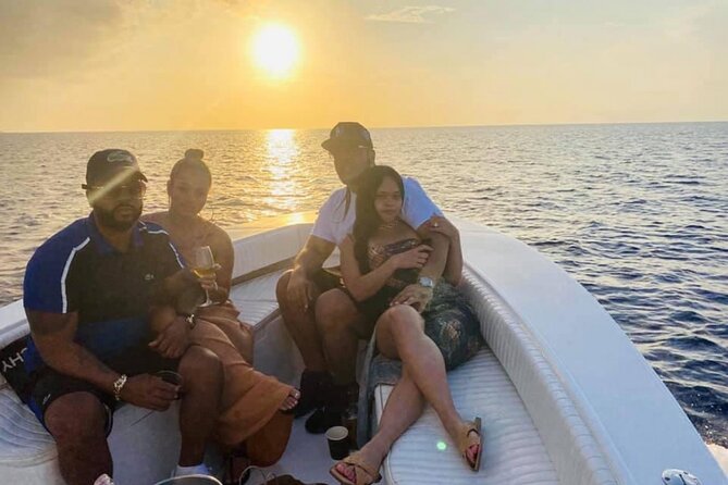 Sunset cruises - Leaving East Bay Street for Nassau Harbour