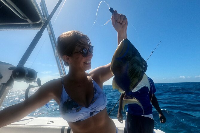 Ultimate SeaXscape Pigs/Turtles/Snorkel/Lunch/Drinks/PU/DO - Why the small boat changes the experience